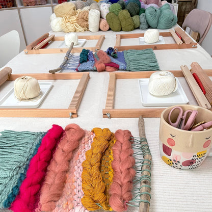 Weaving & Wine - Wall Hanging weben für Anfänger:innen Sa, 15.03 von 19.00 - 22.00 Uhr