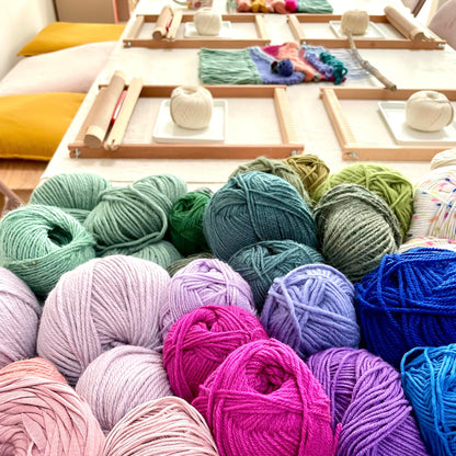 Weaving & Wine - Wall Hanging weben für Anfänger:innen Sa, 15.03 von 19.00 - 22.00 Uhr